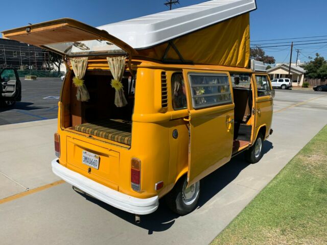 Volkswagen Bus/Vanagon 1977 image number 31