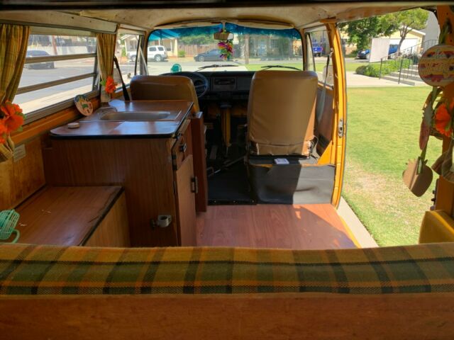 Volkswagen Bus/Vanagon 1977 image number 40