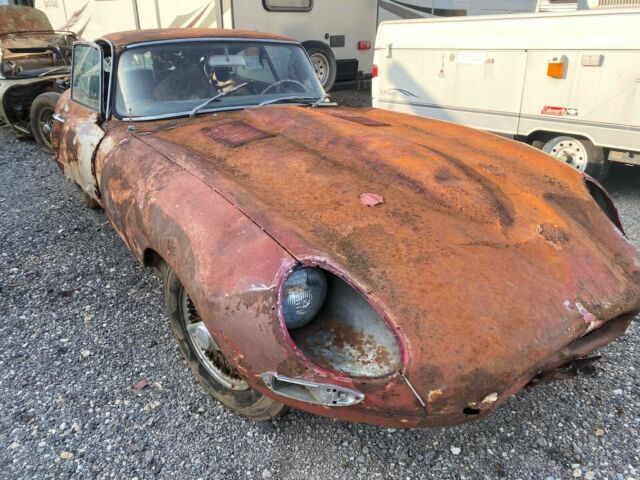 Jaguar E-Type 1963 image number 3