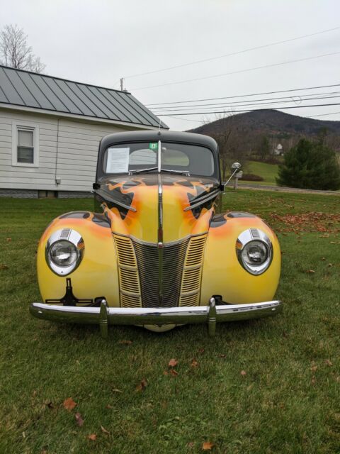 Ford Deluxe 1940 image number 2