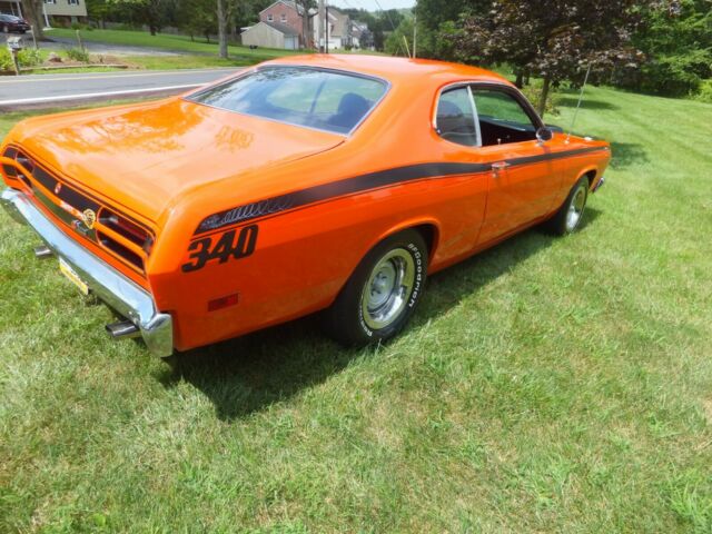 Plymouth Duster 1971 image number 14