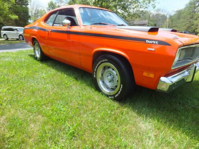 Plymouth Duster 1971 image number 27