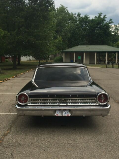 Ford Galaxie 1963 image number 25