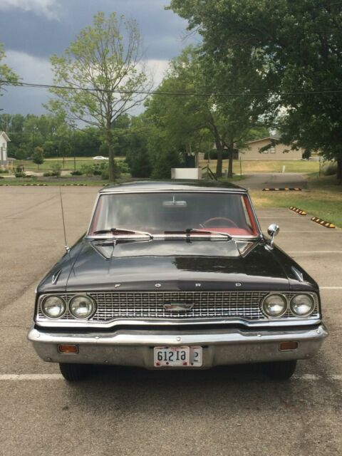 Ford Galaxie 1963 image number 26