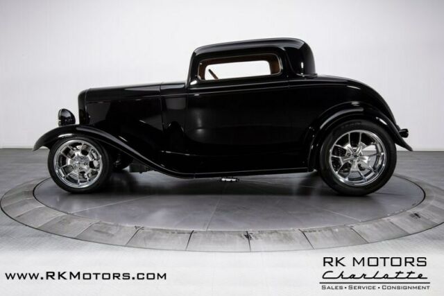 Ford 3-Window Coupe 1932 image number 10