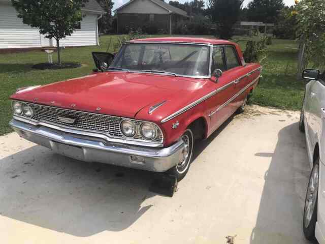 Ford Galaxie 500 1963 image number 10