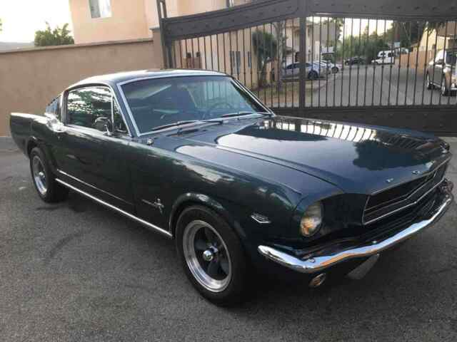 Ford Mustang Fastback 1965 image number 0