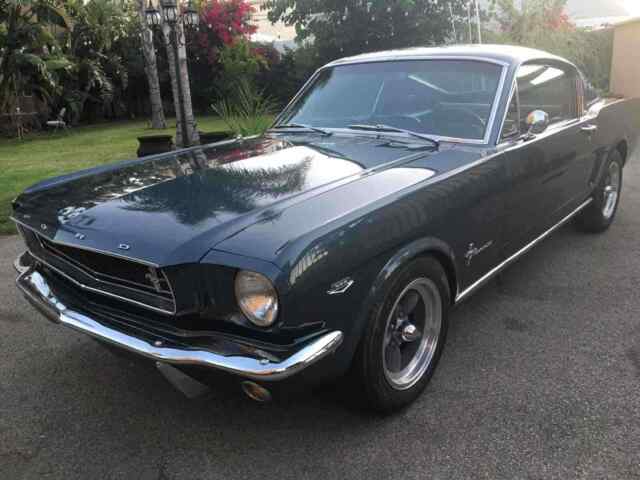 Ford Mustang Fastback 1965 image number 3