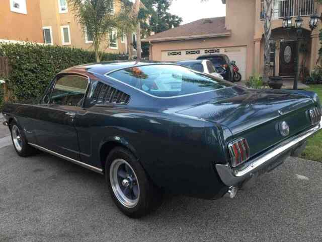 Ford Mustang Fastback 1965 image number 6