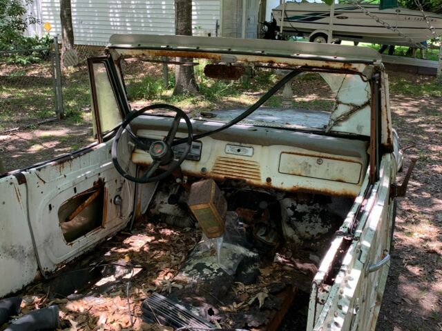 Jeep Commando 1970 image number 27