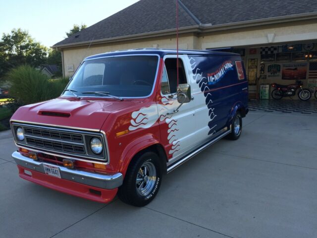 Ford E-Series Van 1976 image number 0