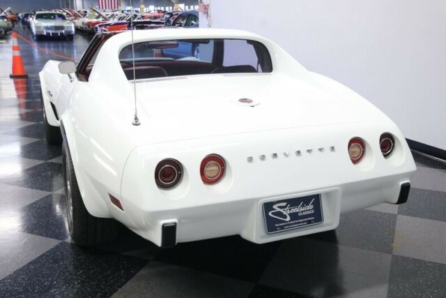 Chevrolet Corvette 1975 image number 10