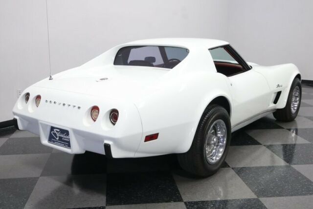 Chevrolet Corvette 1975 image number 13