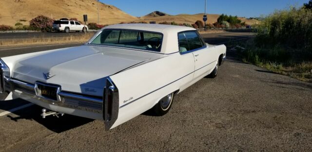 Cadillac DeVille 1966 image number 1