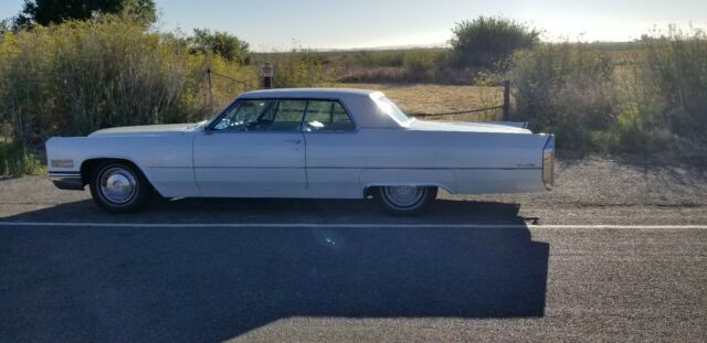 Cadillac DeVille 1966 image number 28