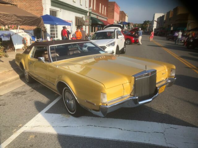 Lincoln Continental 1972 image number 0