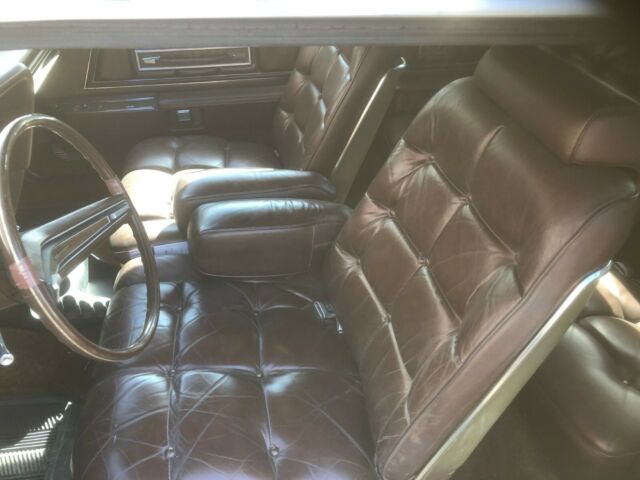 Lincoln Continental 1972 image number 2