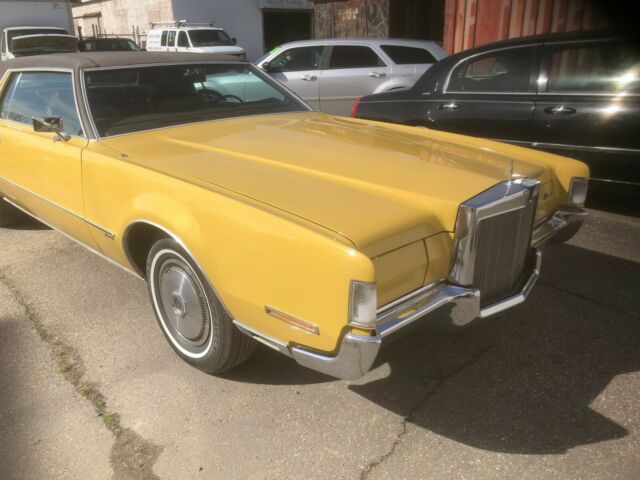 Lincoln Continental 1972 image number 30