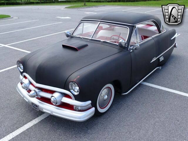 Ford Crown Victoria 1951 image number 35