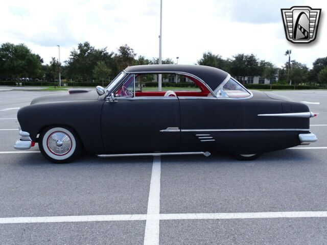 Ford Crown Victoria 1951 image number 39