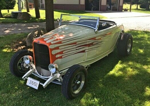 Ford Roadster 1932 image number 0