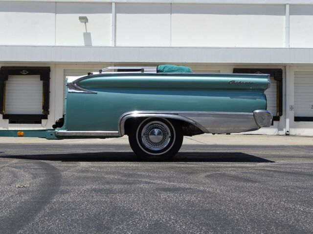 Ford Galaxie 1959 image number 19