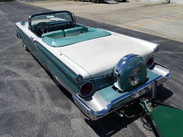 Ford Galaxie 1959 image number 20