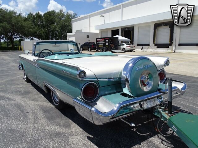 Ford Galaxie 1959 image number 45