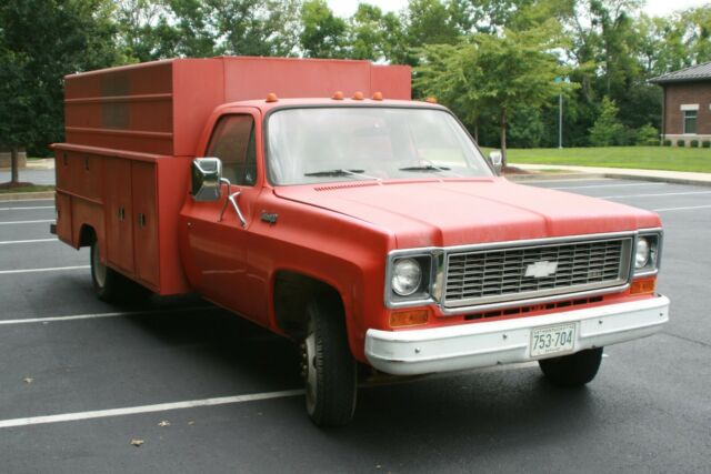 Chevrolet C/K Pickup 3500 1974 image number 2