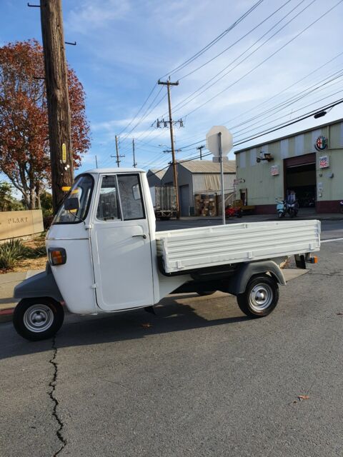 Piaggio APE 601 MP 3 Wheel Utility Pick-Up 1974 image number 1