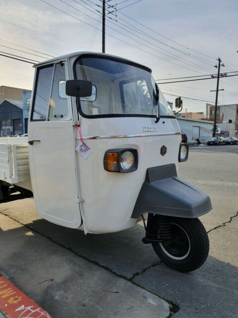 Piaggio APE 601 MP 3 Wheel Utility Pick-Up 1974 image number 3