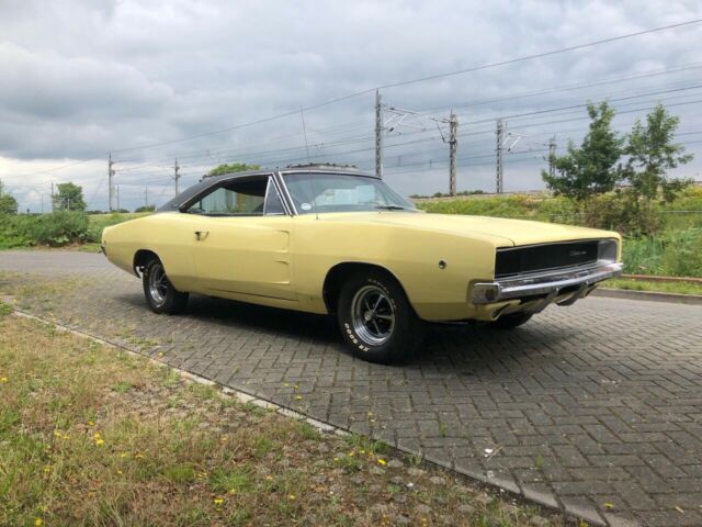 Dodge Charger 1968 image number 2