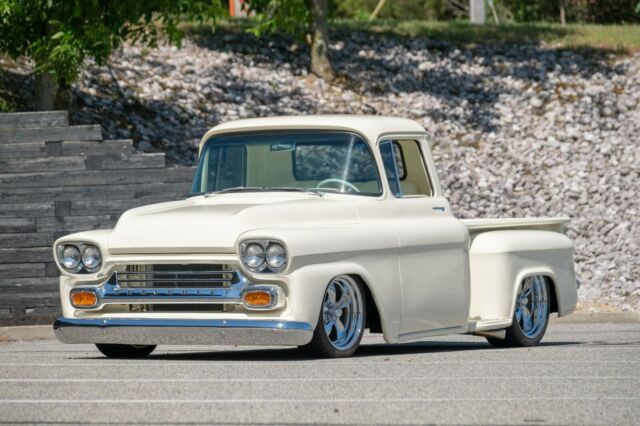 Chevrolet Apache 1959 image number 0