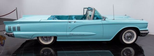 Ford Thunderbird 1960 image number 4