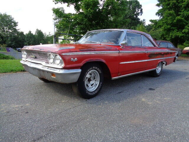 Ford Galaxie 1963 image number 0