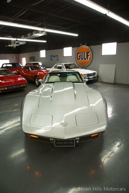 Chevrolet Corvette 1978 image number 2