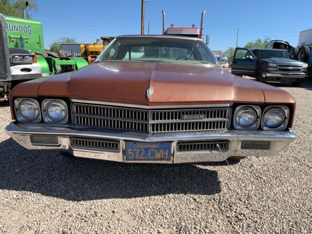 Buick LeSabre 1971 image number 1