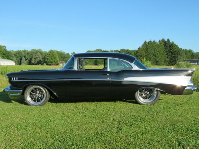 Chevrolet Bel Air/150/210 1957 image number 2