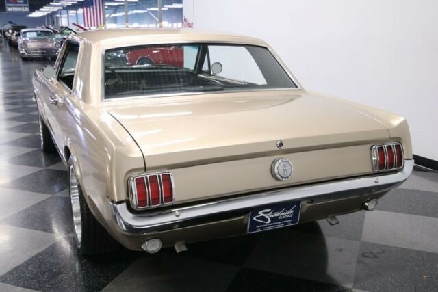 Ford Mustang 1965 image number 10