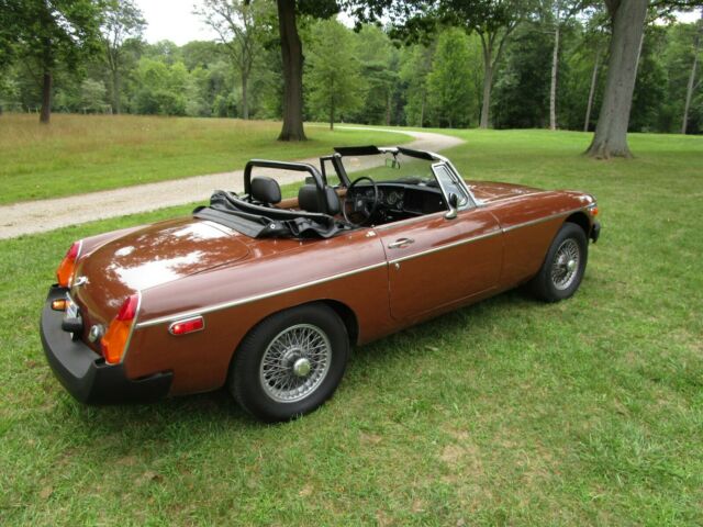 MG MGB 1979 image number 2