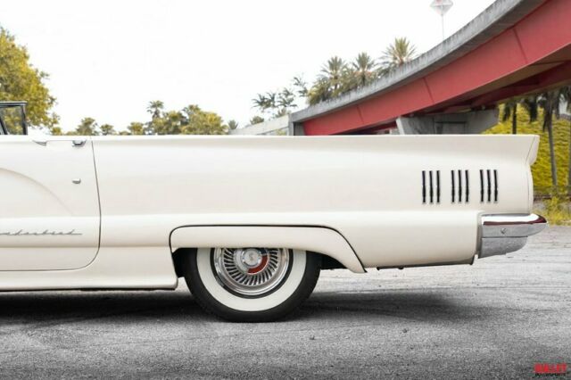 Ford Thunderbird 1960 image number 42