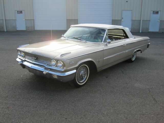 Ford Galaxie 1963 image number 27