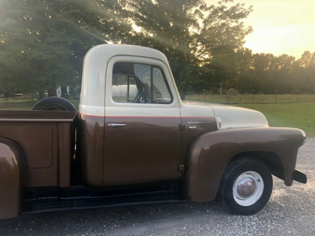 International Harvester S100 1957 image number 16