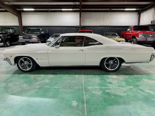 Chevrolet Impala 1965 image number 1