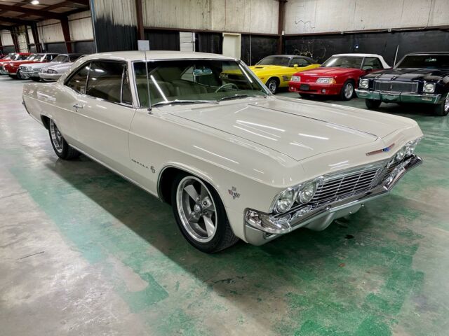 Chevrolet Impala 1965 image number 30