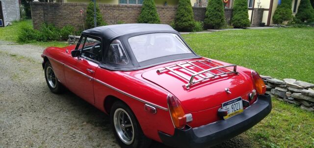 MG MGB 1977 image number 1