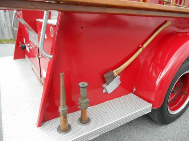 Ford American LaFrance 1951 image number 16