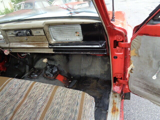 Jeep J2000 1969 image number 22