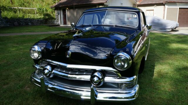 Ford Crown Victoria 1951 image number 7