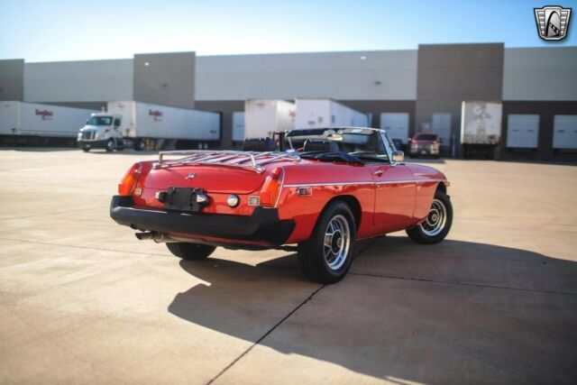 MG MGB 1975 image number 17